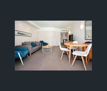 Stunning 1 Bedroom Apartment - Photo 1