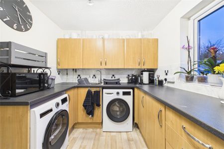 1 bedroom Maisonette in Maiden Place, Reading - Photo 2