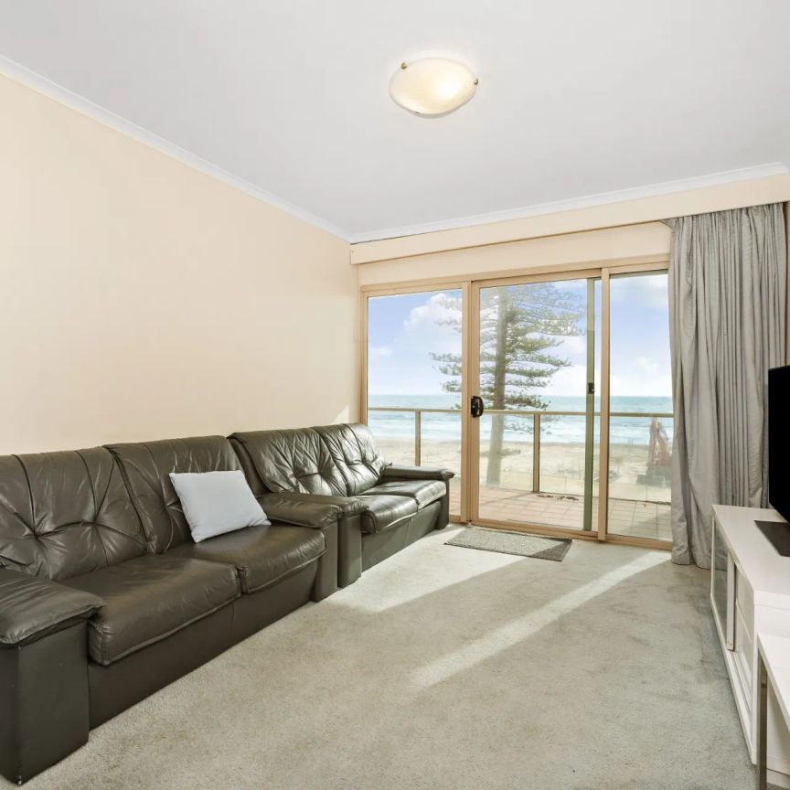 Beautiful Two Bedroom Apartment with Sea Views in the Heart of Glenelg - Photo 1