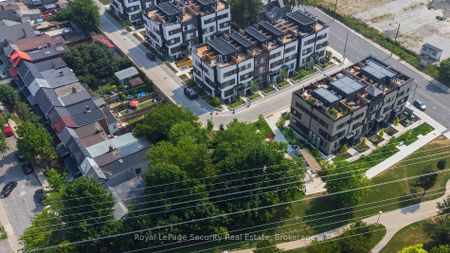 For Lease - 40 Ed Clark Gardens Unit# TH 22, Toronto, Ontario - Photo 4