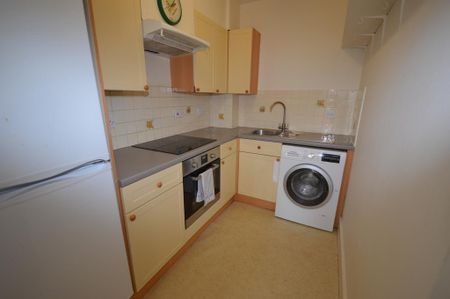 1 bedroom ground floor flat to rent - Photo 4