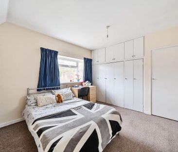 4 bedroom semi-detached house to rent - Photo 4