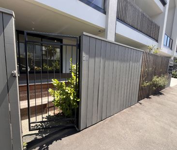 G02/1 Hewitts Road, Merivale - Photo 1