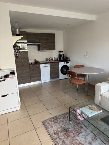 Location Appartement 2 pièces 43m² - Photo 2