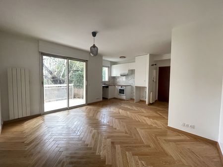 QUARTIER MAIRIE - APPARTEMENT 3 PIÈCES MEUBLÉ - Photo 3