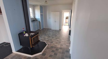 3 Bedroom Family Home - Photo 4