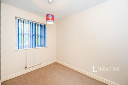 House to rent - Photo 2