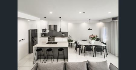 Penthouse Living In The Heart of Penshurst - Photo 2