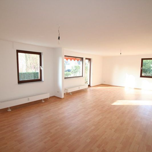 Familienfreundliches Reihenhaus mit pflegeleichten Garten! - Photo 1