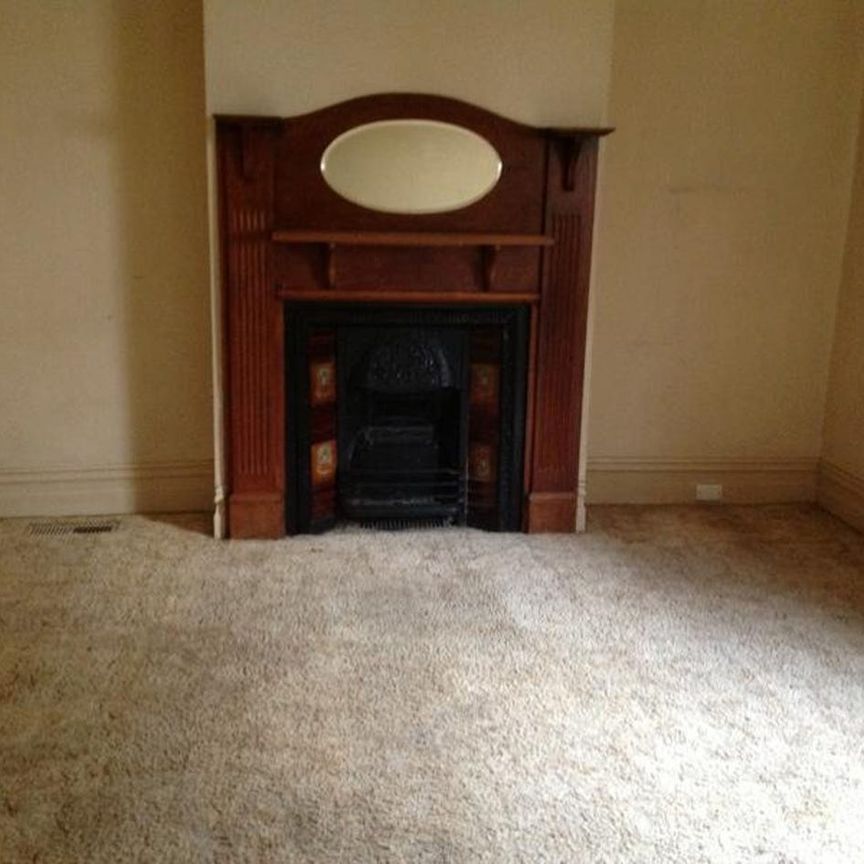 3 bedroom house in a quite street! - Photo 1