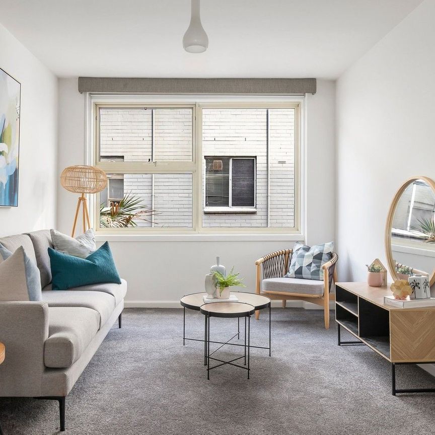 Perfect St Kilda East Pad - Photo 1