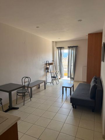 Studio/Γκαρσονιέρα για ενοικίαση - Λαμία, - Φωτογραφία 2