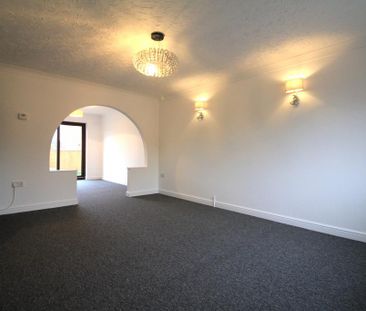 4 bedroom detached house to rent - Photo 1