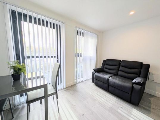 Studio to rent - Photo 1