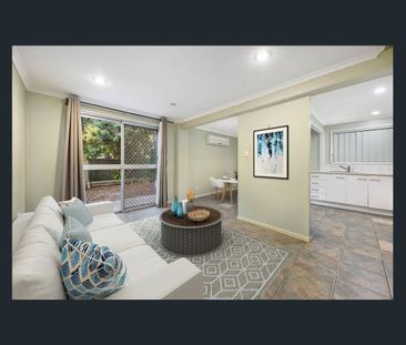 Dual Living Delight in the Heart of Shailer Park - Photo 4