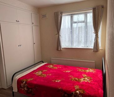 Room in a Shared Flat, London, E11 - Photo 1