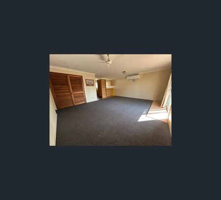 Unit 4/85 West Street, The Range, Qld 4700 - Photo 4