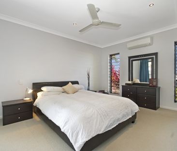 BEAUTIFUL DREAM FAMILY HOME IN BUSHLAND BEACH - Photo 4
