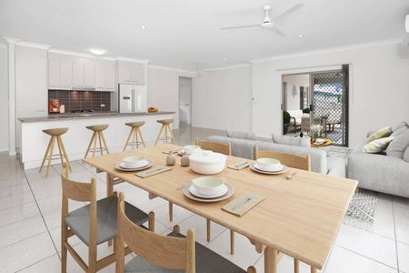Five Bedrooms - Pool - Outdoor Kitchen - Solar - Double Garage Plus Carport - Photo 5