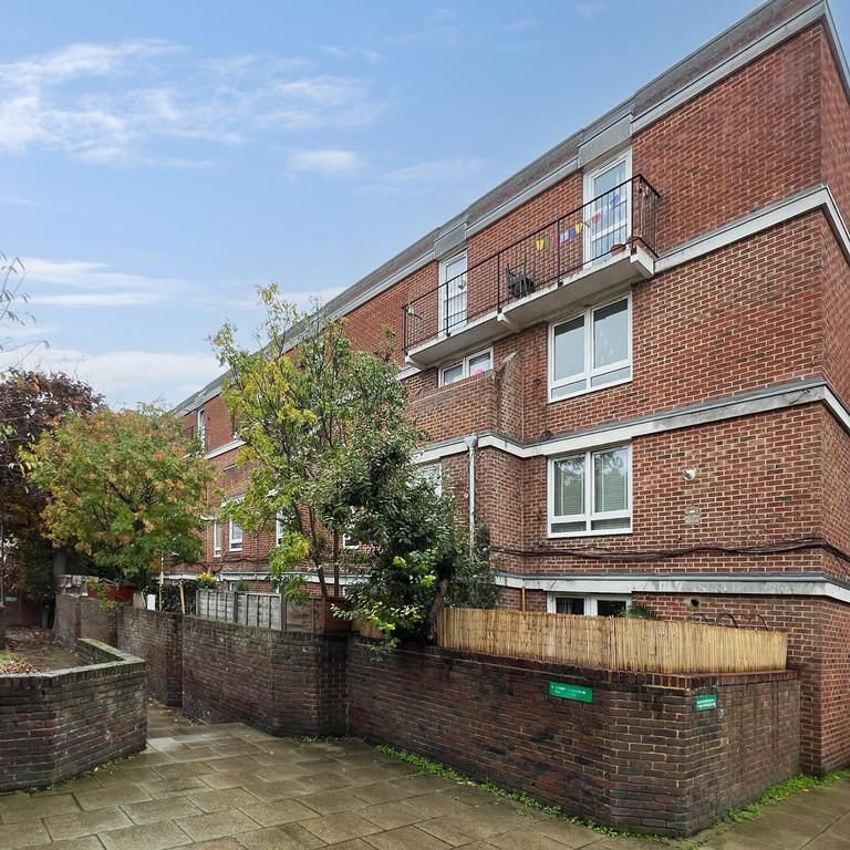 3 bedroom flat to rent - Photo 1