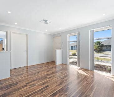 Three Bedroom Family Home - Photo 6