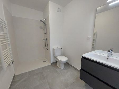 location Appartement T2 DE 37.08m² À TRETS - Photo 2