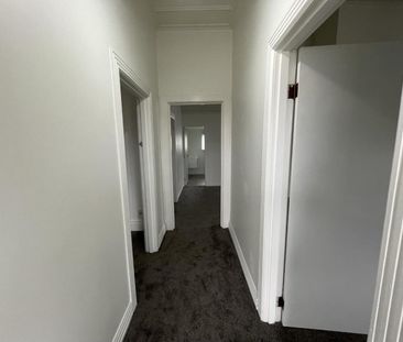 Renovated Central City cottage - Photo 1