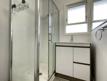 Newly Renovated 3 bedroom home in Otara - Photo 2