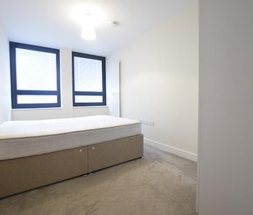 3 bedroom flat to rent - Photo 4