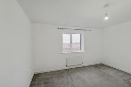 2 bedroom semi-detached house to rent - Photo 3