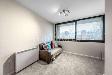 Britten Close, London, NW11 - Photo 3