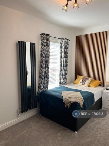 1 bedroom in a house share to rent - Photo 3