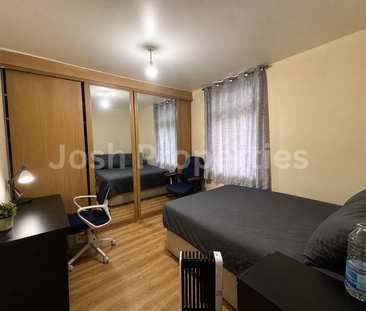 3 bedroom end of terrace house to rent - Photo 4