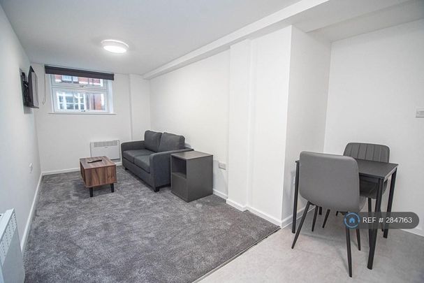1 bedroom flat to rent - Photo 1