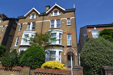 Ferry Road, Teddington - 1 bedroomProperty for lettings - Chasebuchanan - Photo 2