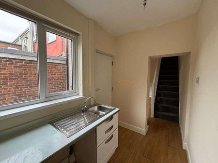 Stratton Street, Spennymoor, Spennymoor, County Durham, DL16 - Photo 3