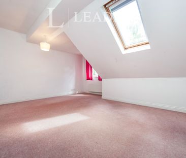 3 bedroom town house to rent Beaufort Court, Cirencester - Photo 1