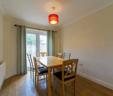 18 Redgrave Close, Heworth - Photo 2