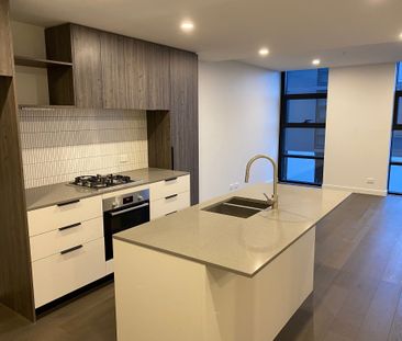 Ultra Chic Apartment - Photo 5