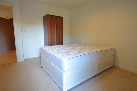 2 bedroom flat - Photo 3