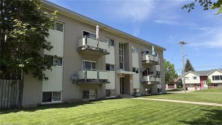 For Lease - 206 Indian Road Unit# 202, Kitchener, Ontario - Photo 5
