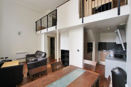 2 bedroom Flat To Let - Photo 2