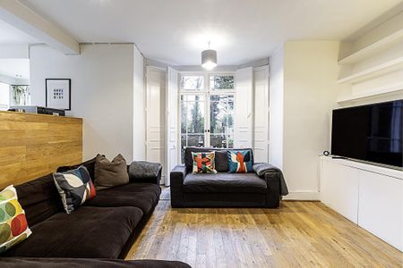 3 bedroom flat to rent - Photo 4