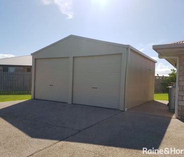 LARGE 4 BEDROOM HOME LOCATED IN MOUNT PLEASANT - Photo 6