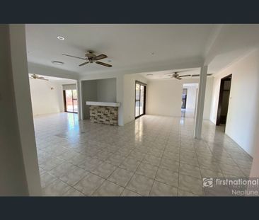 8 Clayton Place, Girraween, NSW 2145 - Photo 5