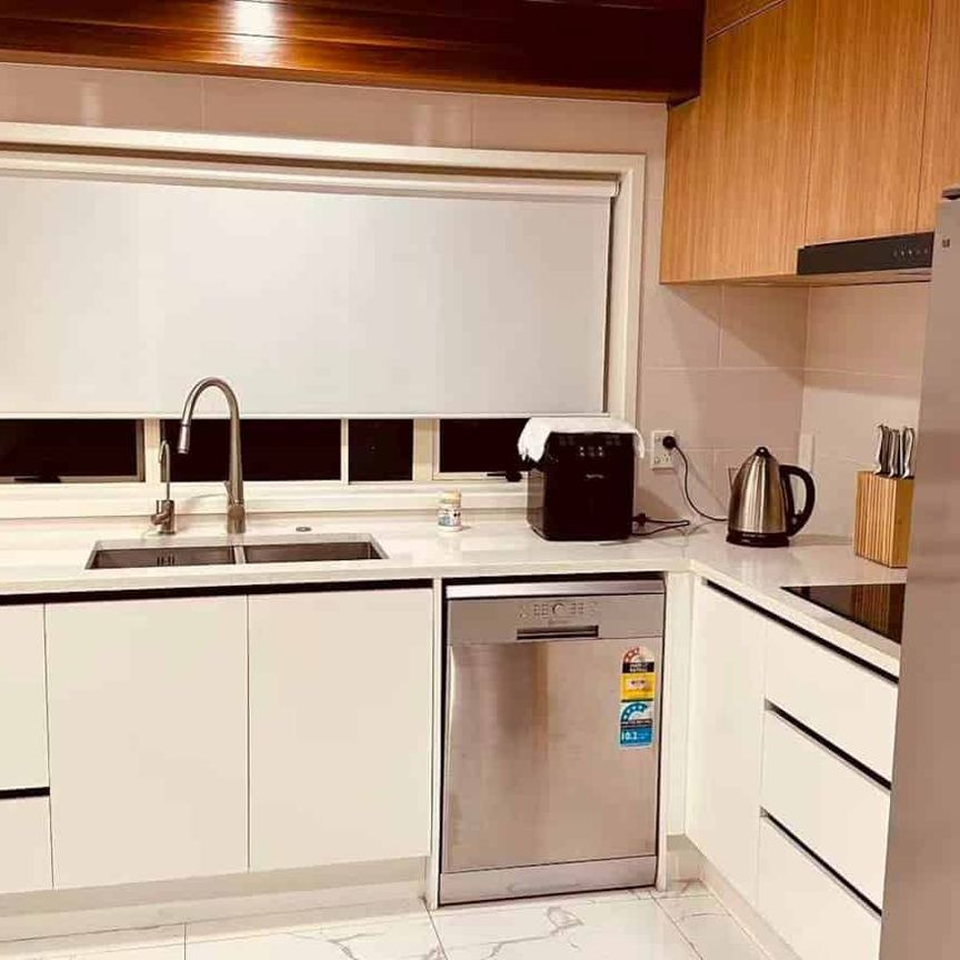 This is a nice family house in Torbay - Photo 1