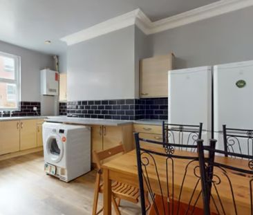 7 Bed - 53 Richmond Avenue, Hyde Park, Leeds - LS6 1DB - Student - Photo 3