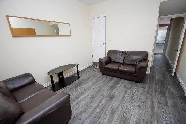 Bedsit, Vecqueray St, CV1 - Photo 1