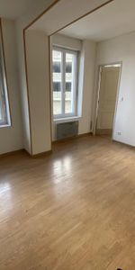 Location Appartement 2 pièces 32 m2 à Saint-Quentin - Photo 3