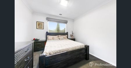 Spacious Family Home in a Prime Location - Photo 5